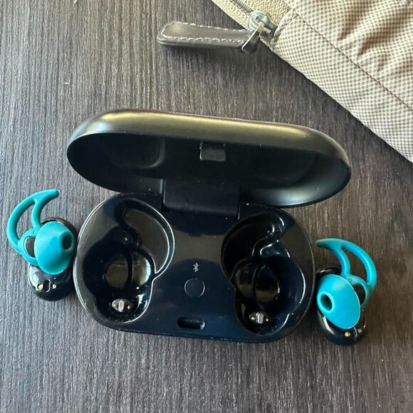 Bose headphones - Picture 2 of 3